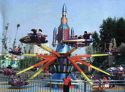 滎陽市天龍游樂設(shè)備廠 大型游藝機(jī)與動(dòng)漫游藝用品全覽